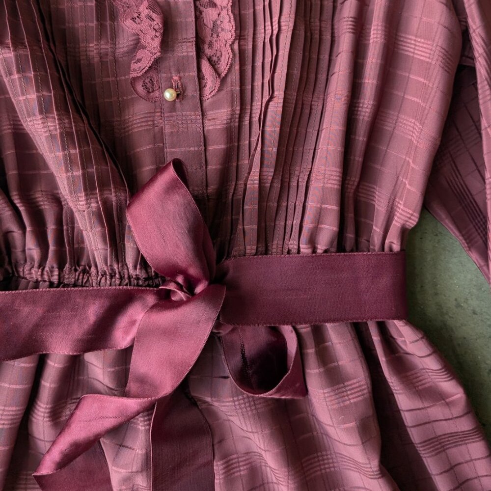 Vintage Union Made Purple Ruffle Long Sleeve Fit and Flare Tie Waist Shirt Dress - Picture 5 of 11